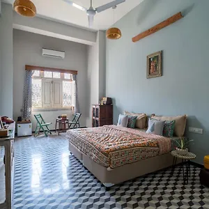 Motel Kol Pol Mohalla Boutique