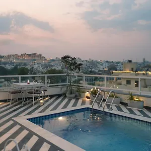 Hotel Naren